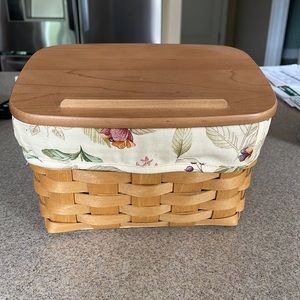 Longaberger a recipe box with liner